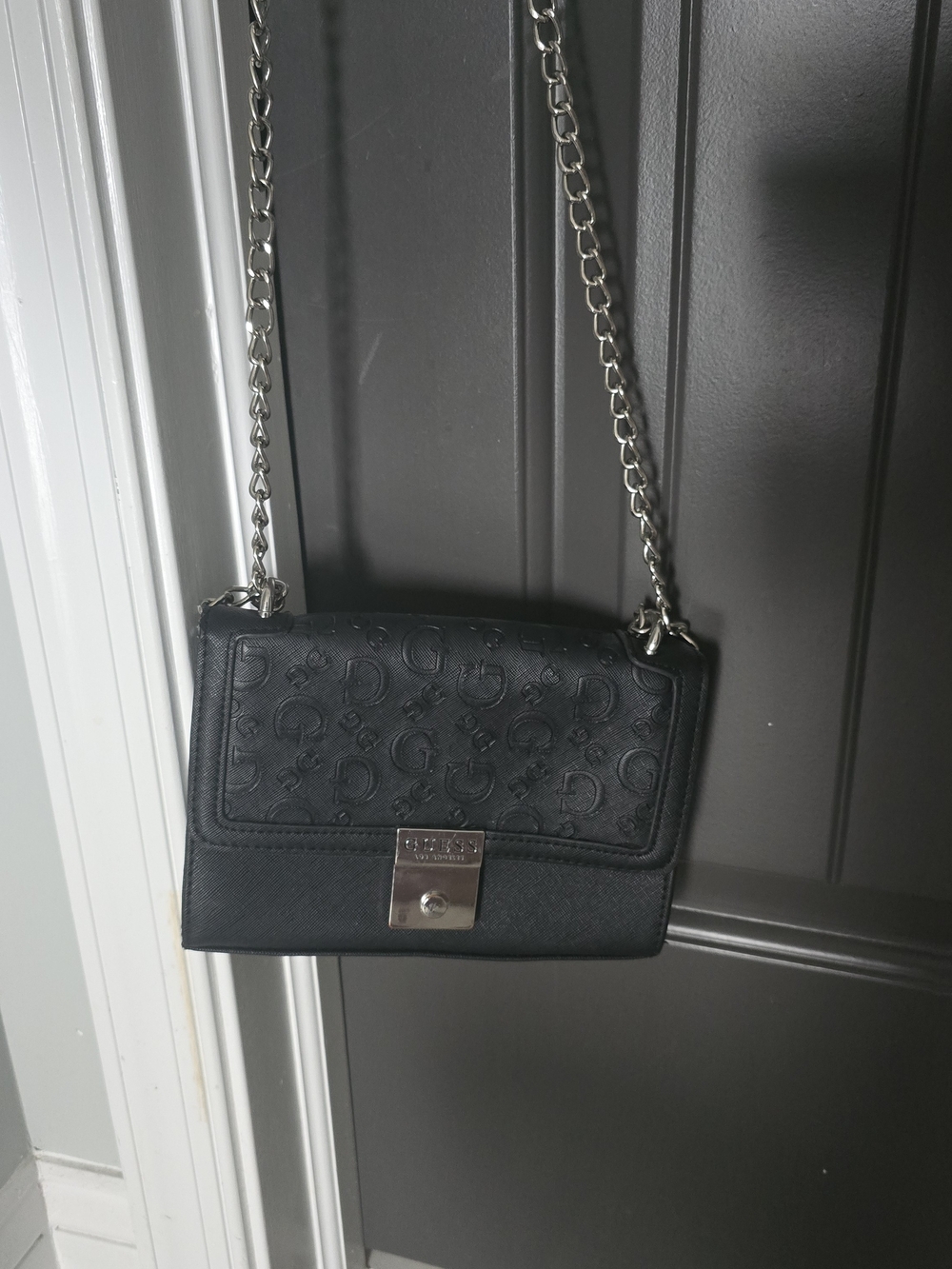 GUESS Black Signature Chain Crossbody Bag